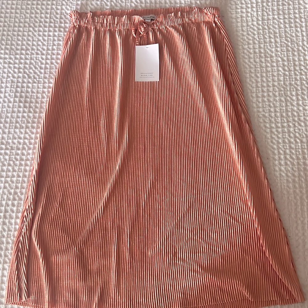 Coral midi skirt.